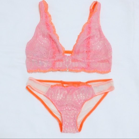 Victoria Secret Bralette - Small NWT - Picture 5 of 6